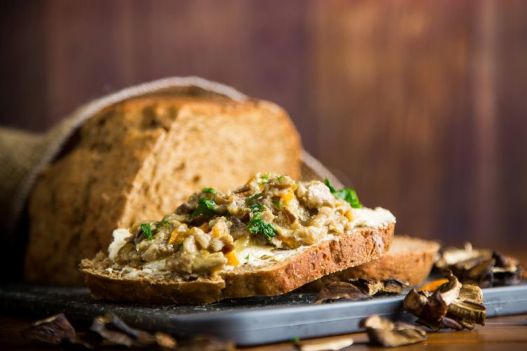 Опята с зеленым луком на зиму