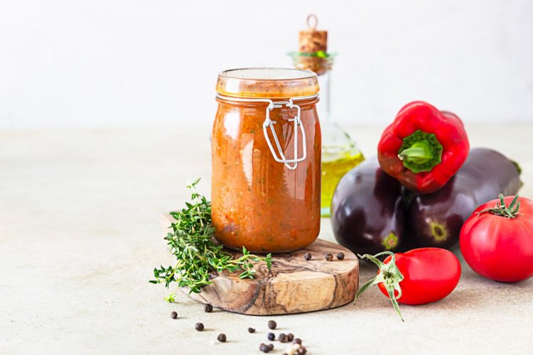 15 вкуснейших рецептов баклажанов с помидорами на зиму