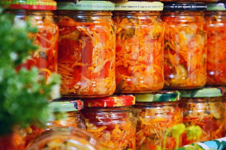 Салат «Парамониха» с капустой на зиму