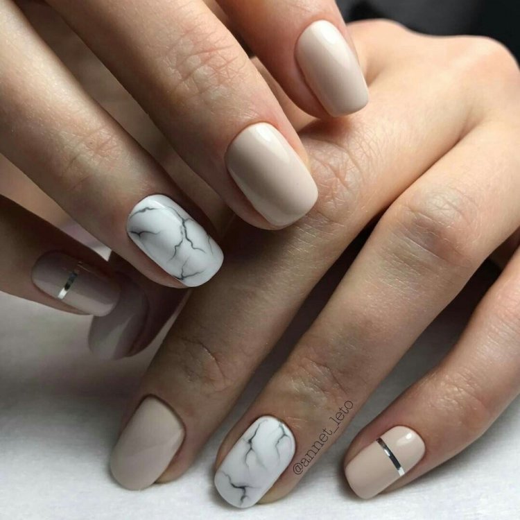 Маникюр «Светлый мрамор»