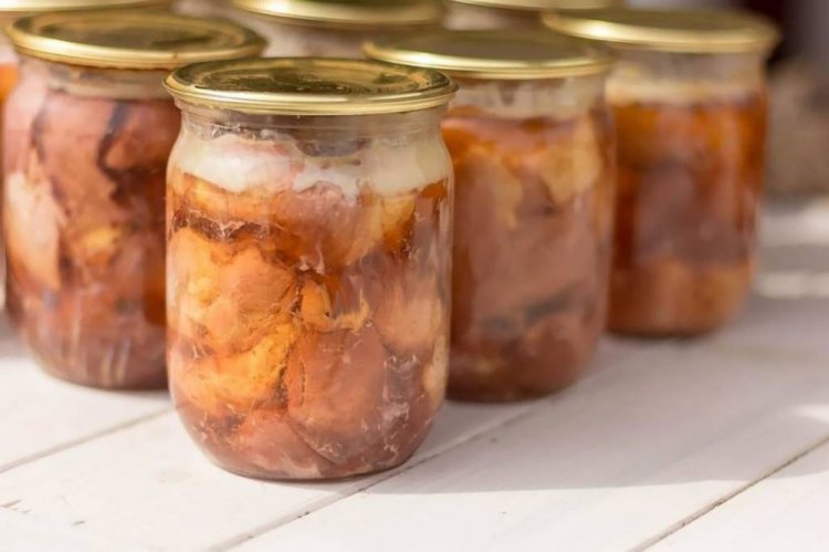 Тушенка в афганском казане