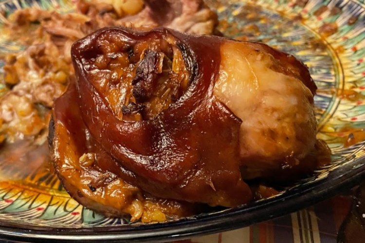 Свиная рулька в афганском казане