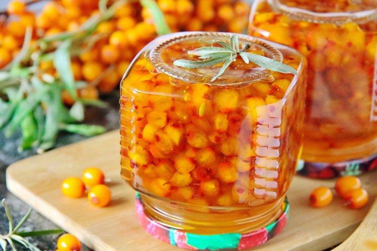 Янтарное варенье из облепихи в мультиварке