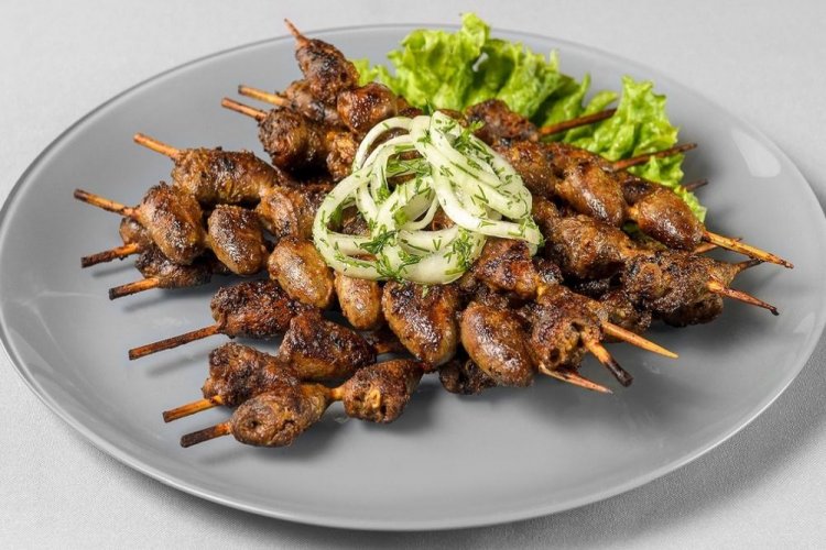 Куриные сердечки с уксусом на мангале