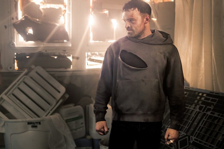 Также известный