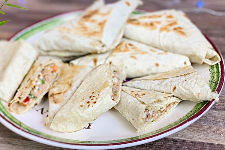 Лаваш с тунцом