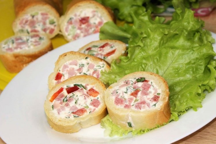 Фаршированный багет для пикника