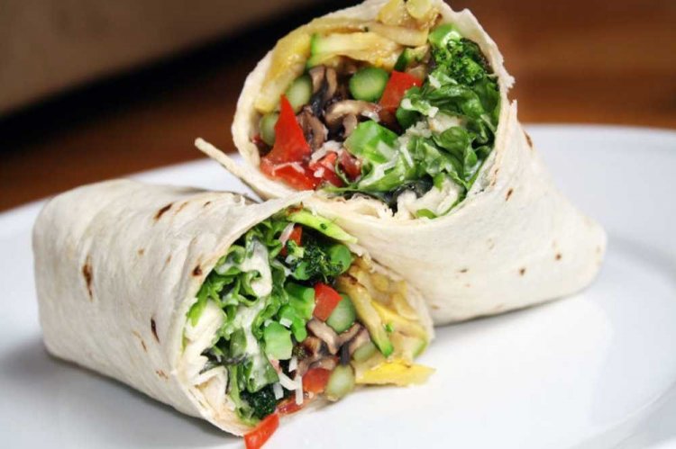 Грибы с овощами в лаваше