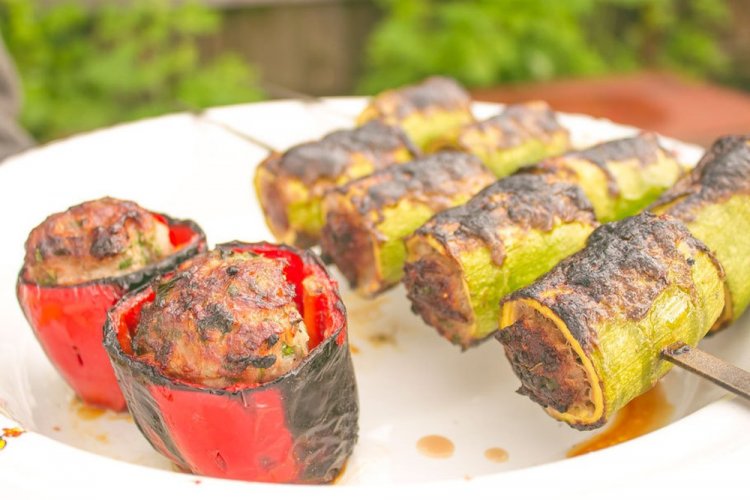 Фаршированные кабачки на мангале