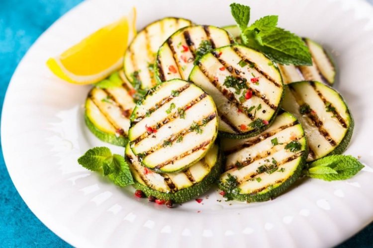 Кабачки с прованскими травами на мангале