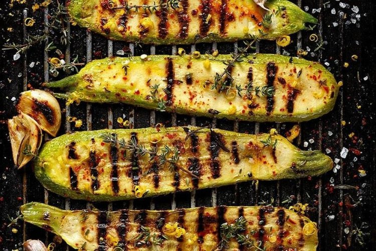 Кабачки в медово-горчичном маринаде на мангале