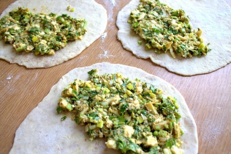 Начинка для чебуреков с брынзой и зеленью