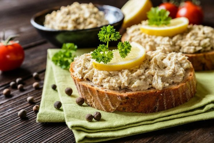 Бутерброды с рыбной намазкой для пикника