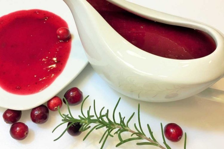 Соус для пельменей с вином и клюквой