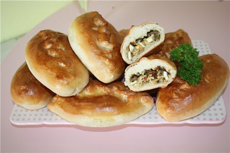 С печенью, яйцом и сыром