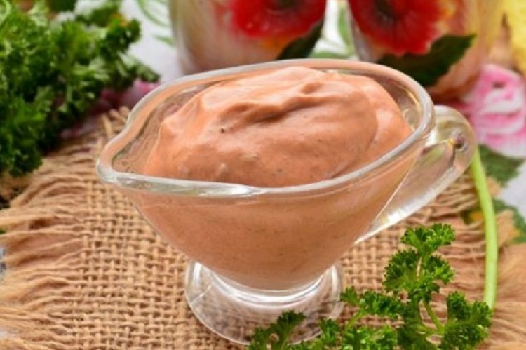 Соус из томатной пасты и сметаны