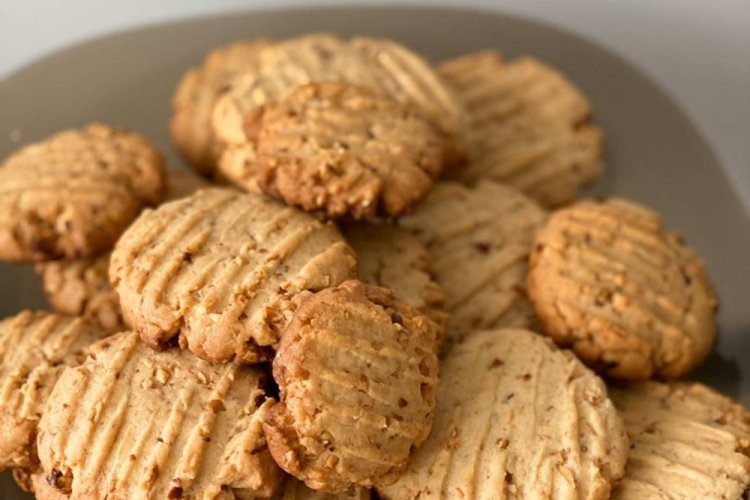 Печенье из миндальной муки и арахисовой пасты