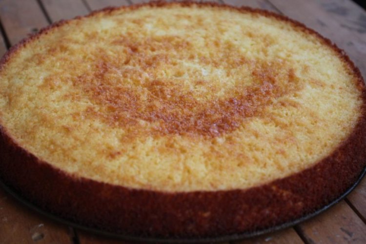 Пирог с манкой на сковороде