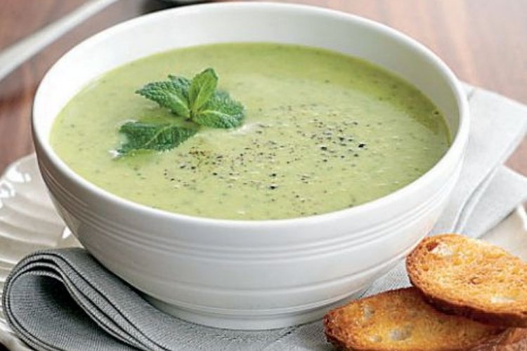 Молочный крем-суп с крапивой