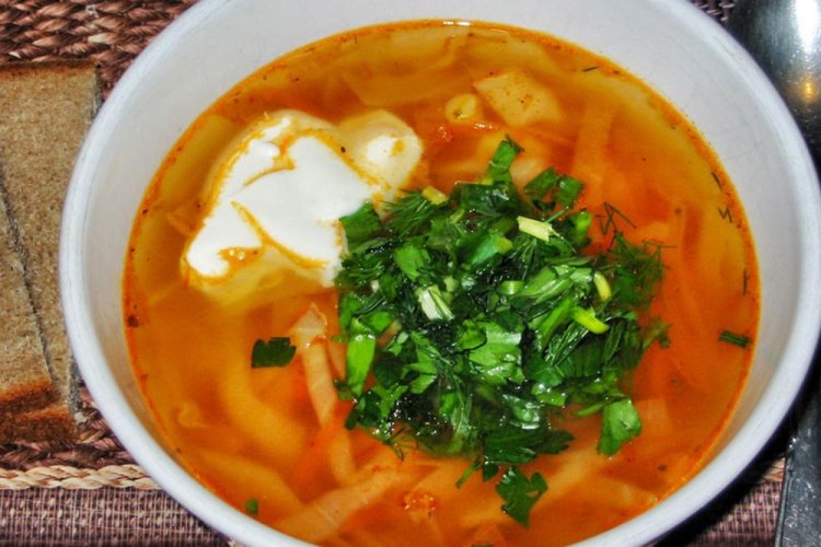 Щи из молодой капусты с картофелем