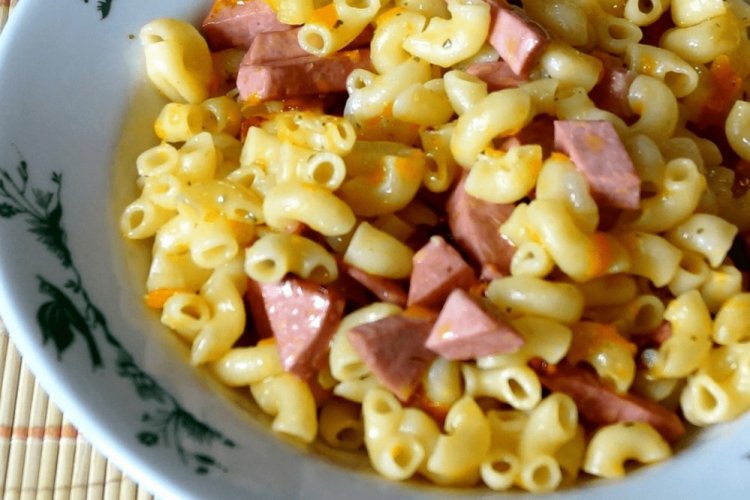 Макароны с сосисками в мультиварке