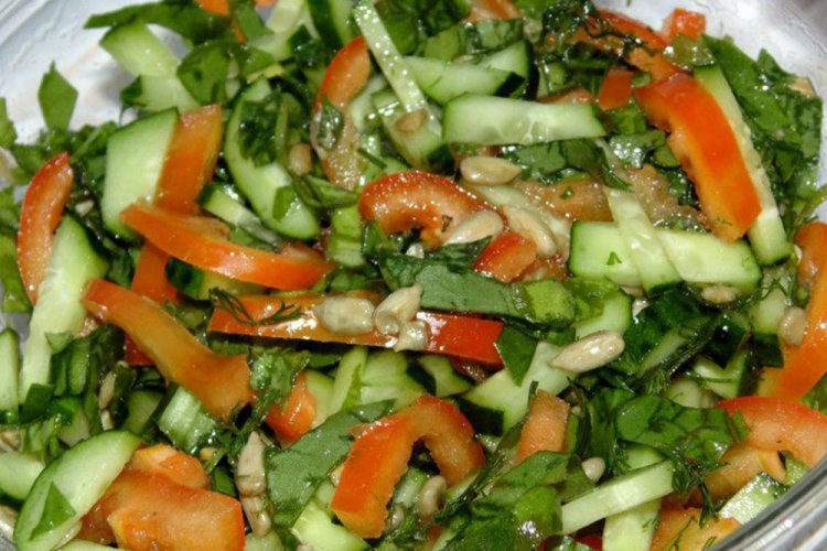 Овощной салат со щавелем