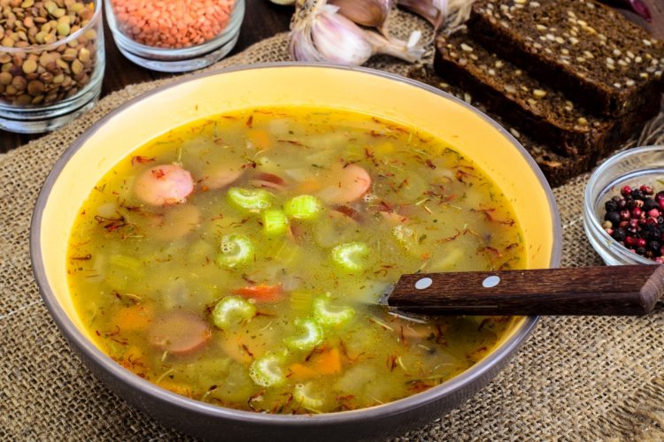 15 супов с сосисками, которые понравятся всей семье