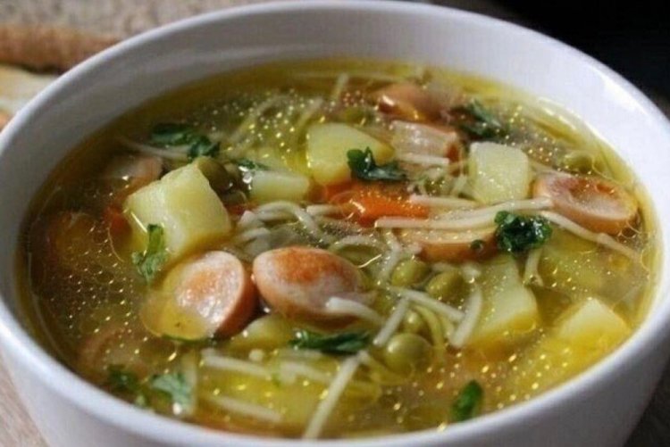 Суп с вермишелью и сосисками