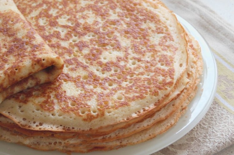 Дрожжевые блины на кефире