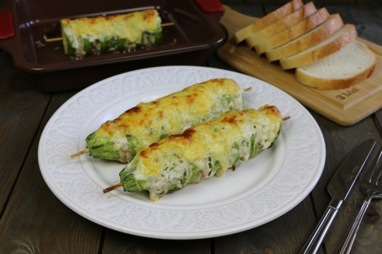 Шашлычки из кабачков и цветной капусты в духовке