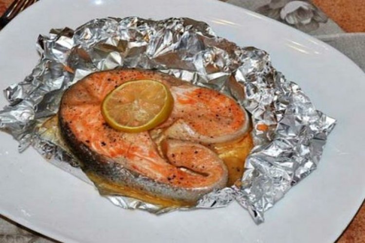 Кета в фольге в духовке