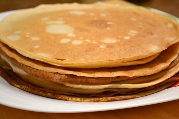 Блины из рисовой муки с бананами