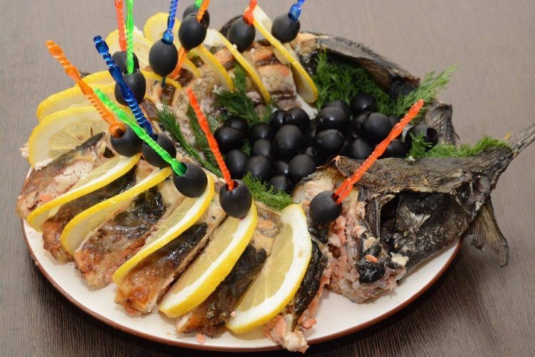 Фаршированная стерлядь в духовке