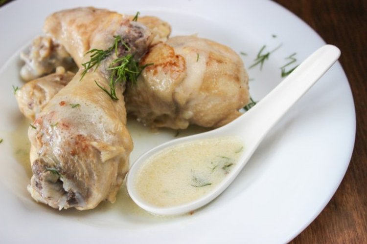 Куриные ножки со сливками в мультиварке