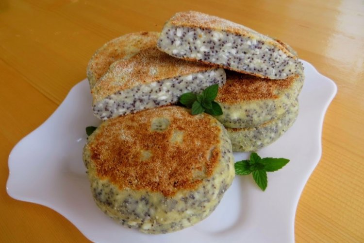 Манные биточки с маком