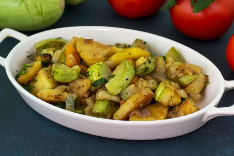 Салат из кабачков с картошкой