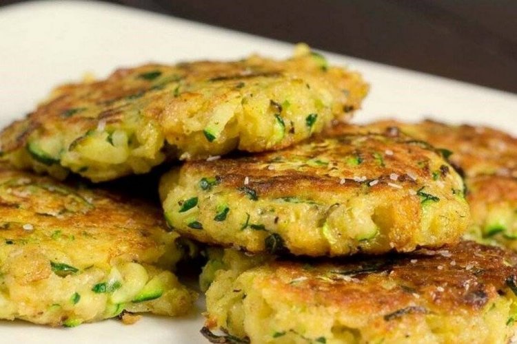 Драники из кабачков с ветчиной