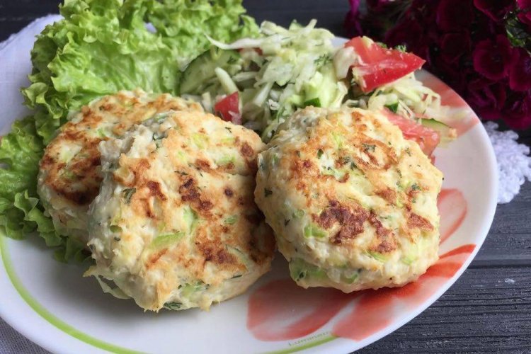 Котлеты из кабачков и курицы