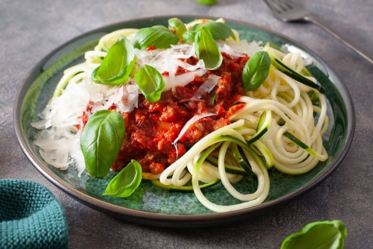 Спагетти из кабачков с фаршем