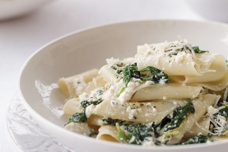 Макароны со шпинатом