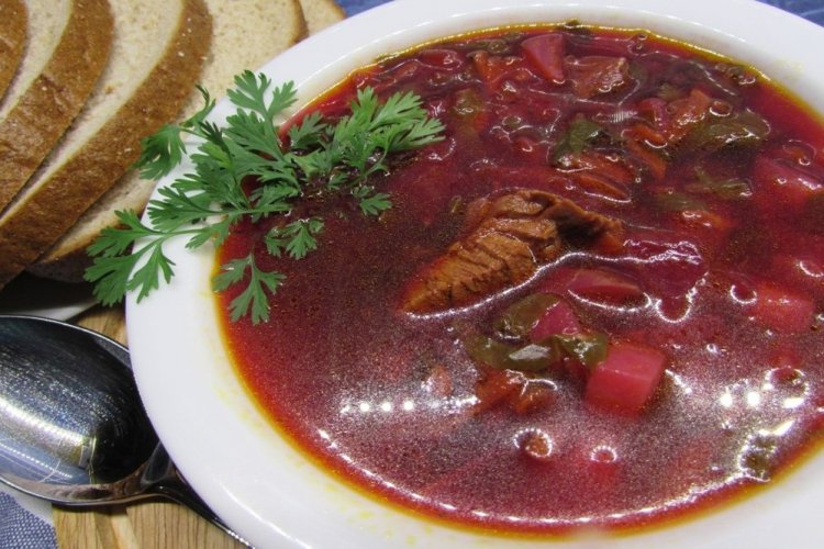 Ботвинник из свекольной ботвы с говядиной