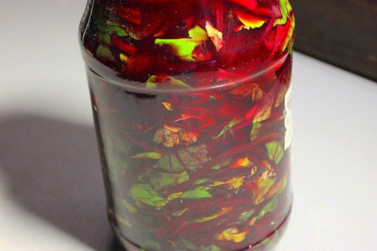 Квашеная свекольная ботва на зиму