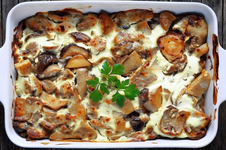 Рыжики под сыром в духовке