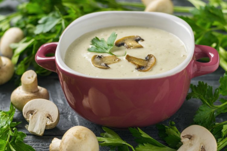 Сырный крем-суп с шампиньонами