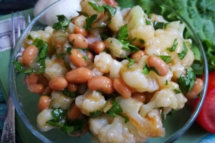 Цветная капуста с фасолью в миндальном молоке