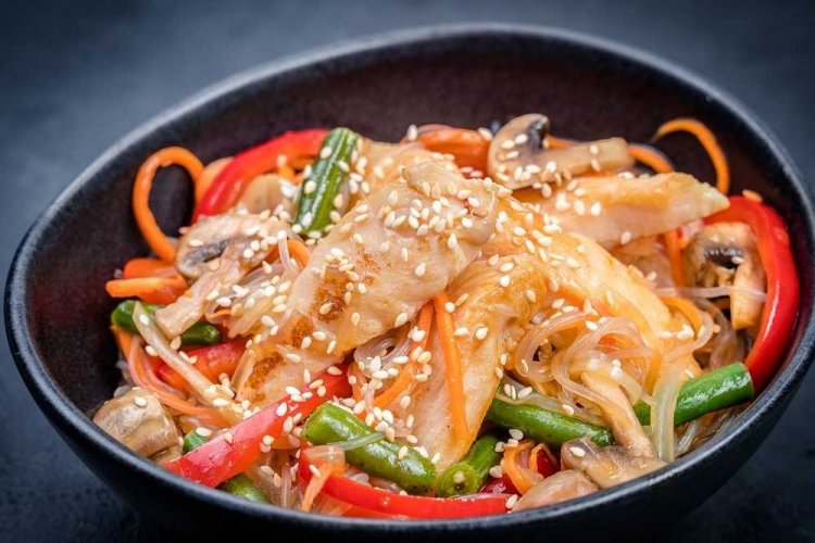 Заправка с йогуртом и чесноком для фунчозы