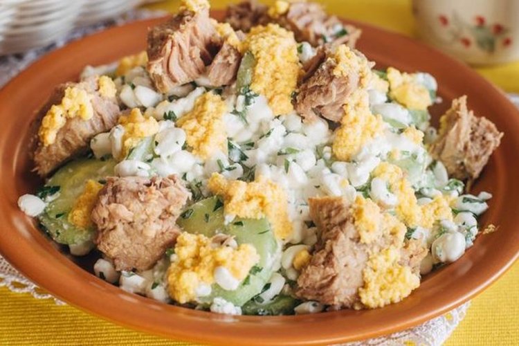 ПП салат с творогом и тунцом