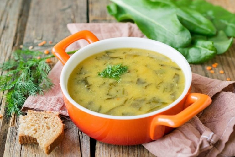 Чечевичный суп-пюре со щавелем