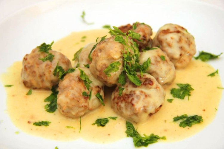 Тефтели из кролика в сливочном соусе