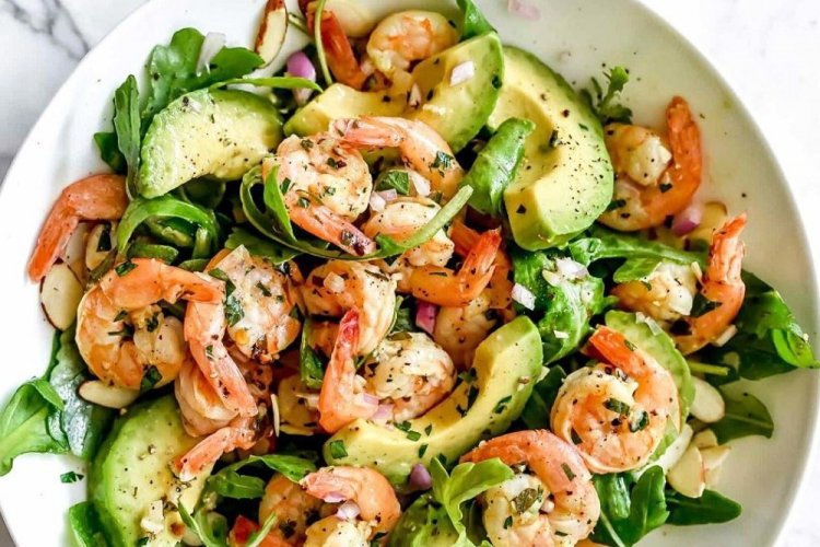 ПП салат с креветками и авокадо